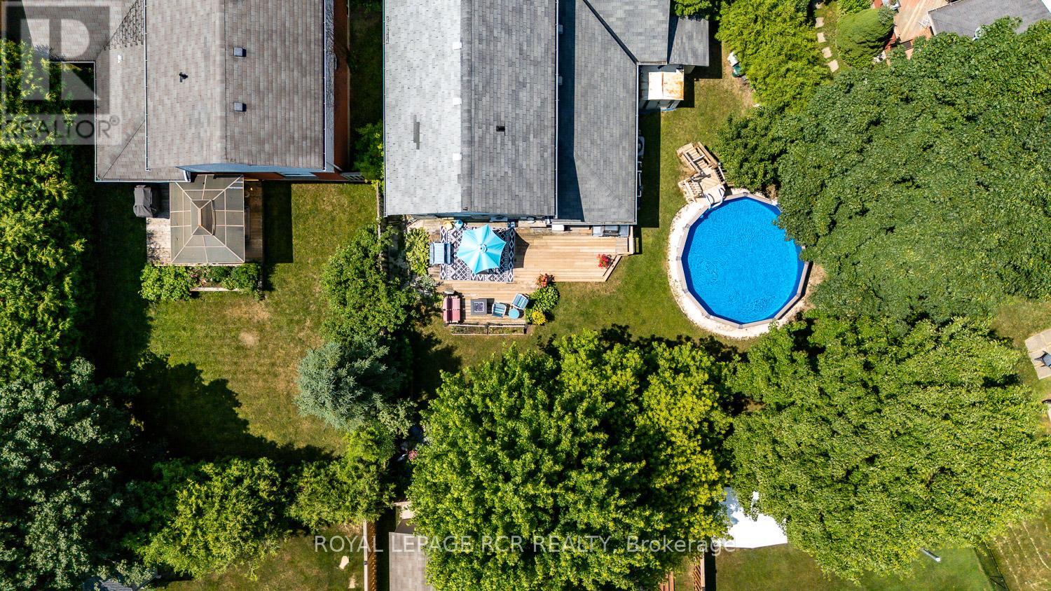 252 Elmwood Crescent, Orangeville, Ontario  L9W 4T4 - Photo 35 - W12413907