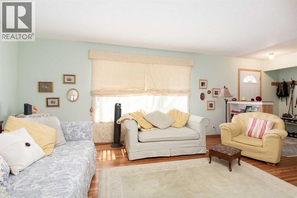 Property at 1306 29 Street S image 5