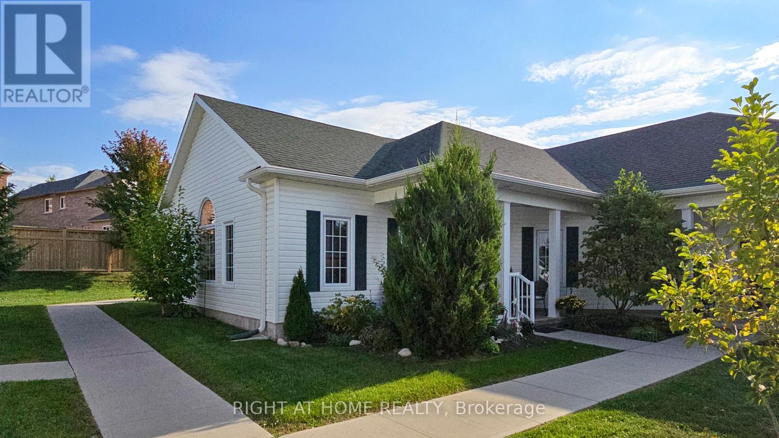 402 - 295 Densmore Road, Cobourg, Ontario  K9A 2S7 - Photo 26 - X12413900