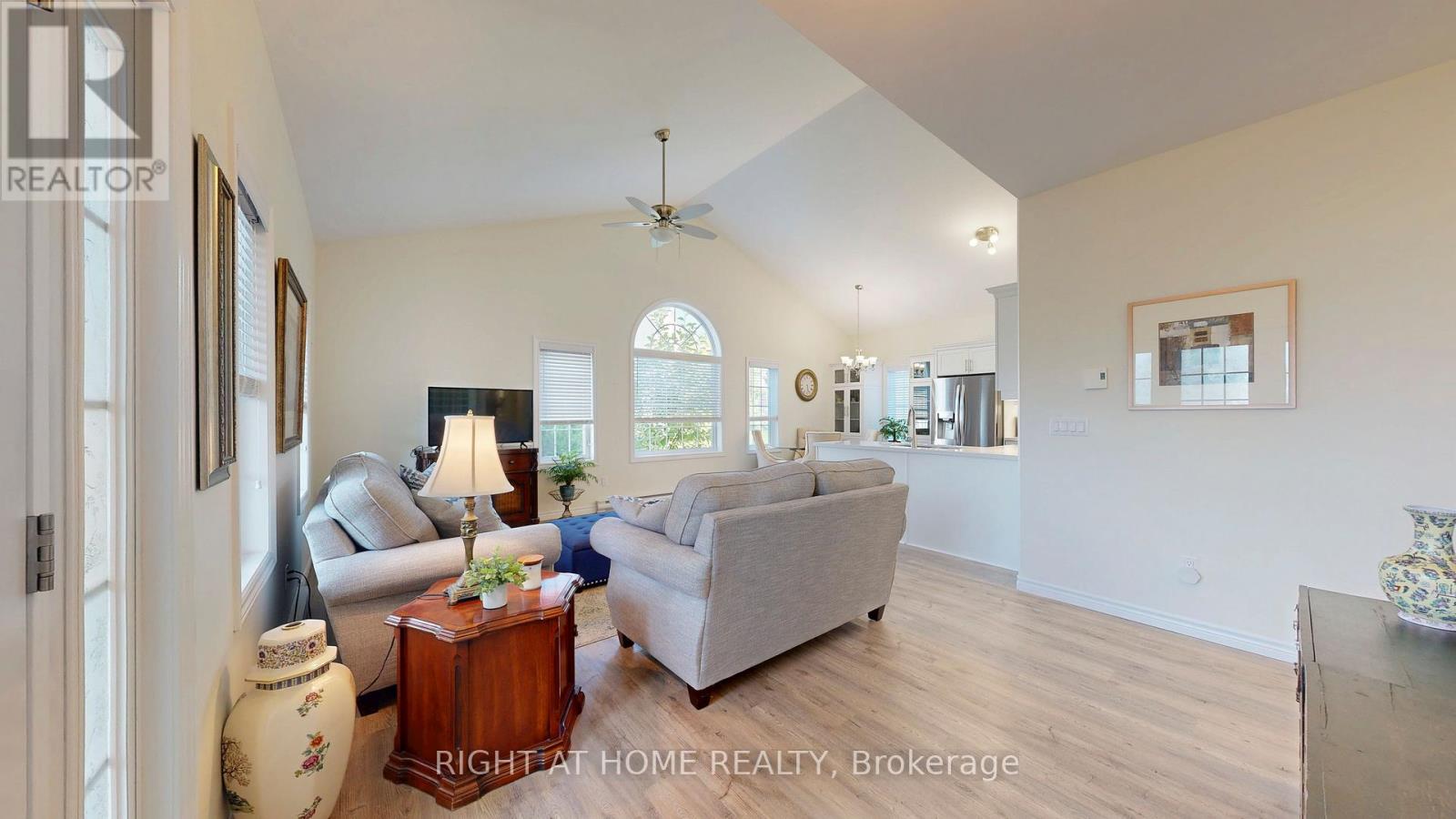 402 - 295 Densmore Road, Cobourg, Ontario  K9A 2S7 - Photo 6 - X12413900