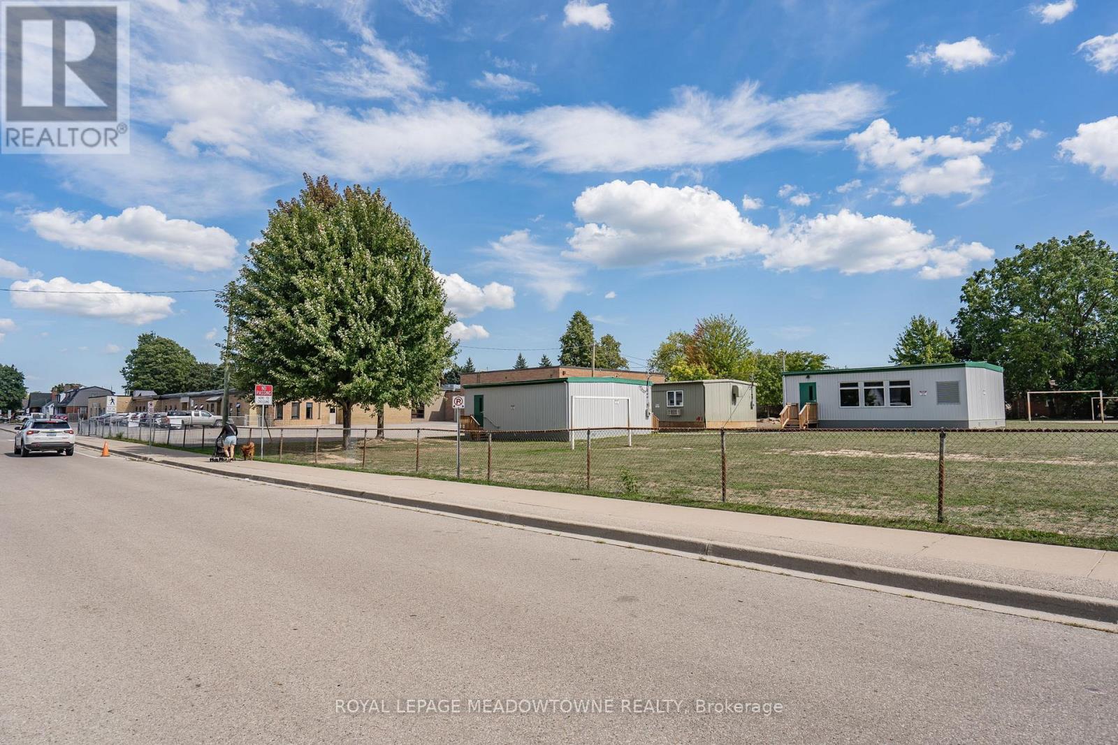 19 Dorothy Street, Brantford, Ontario  N3S 1G7 - Photo 36 - X12413901