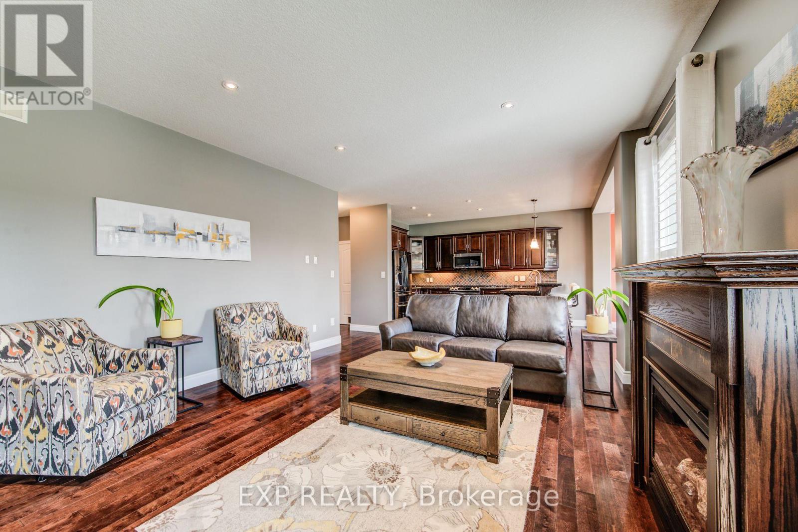 279 Zeller Drive, Kitchener, Ontario  N2A 0B2 - Photo 14 - X12413909