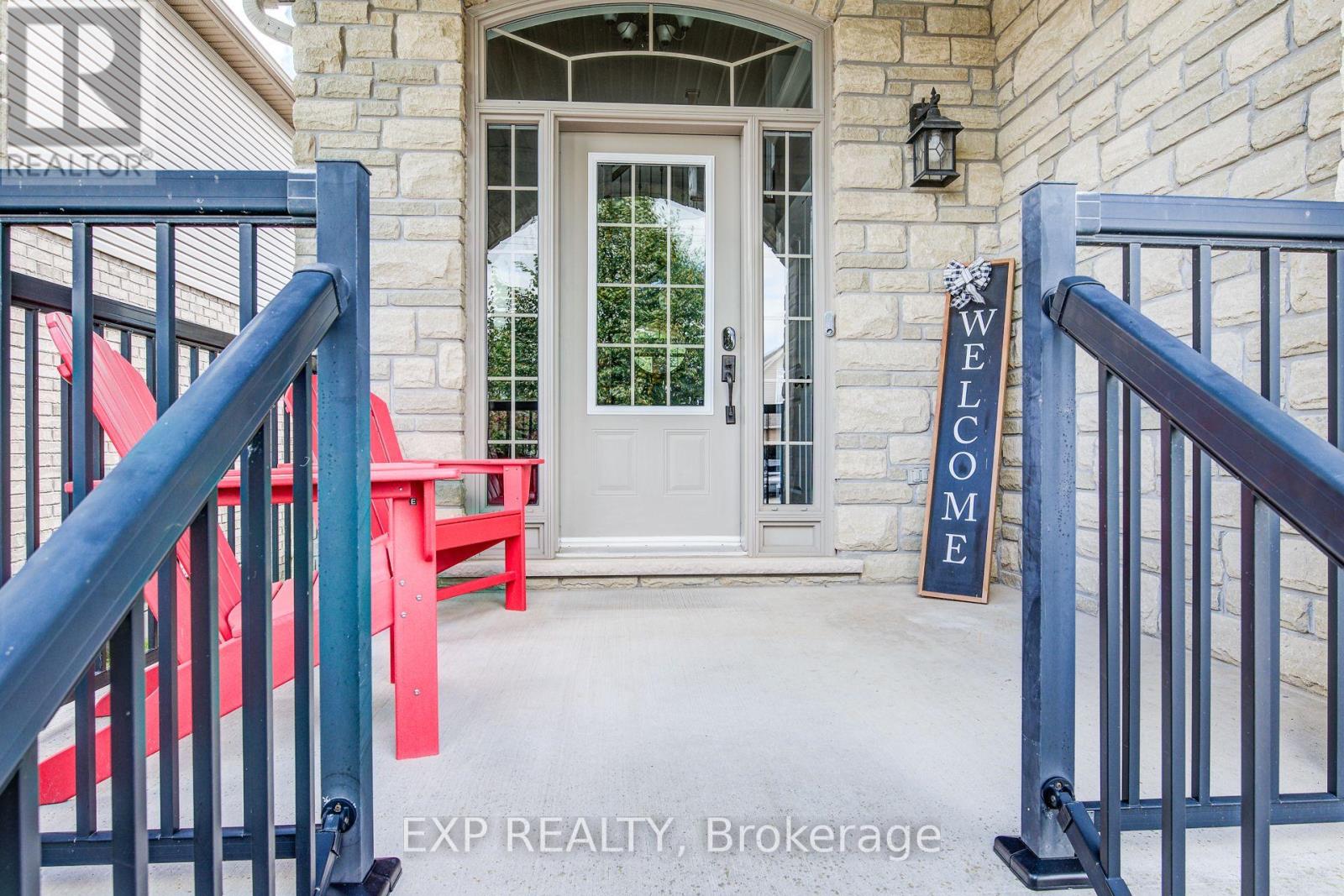 279 Zeller Drive, Kitchener, Ontario  N2A 0B2 - Photo 4 - X12413909