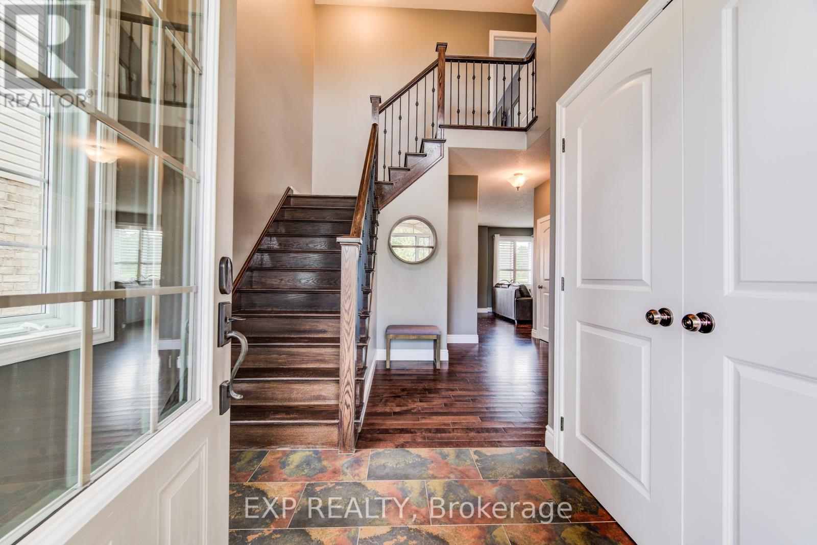 279 Zeller Drive, Kitchener, Ontario  N2A 0B2 - Photo 5 - X12413909