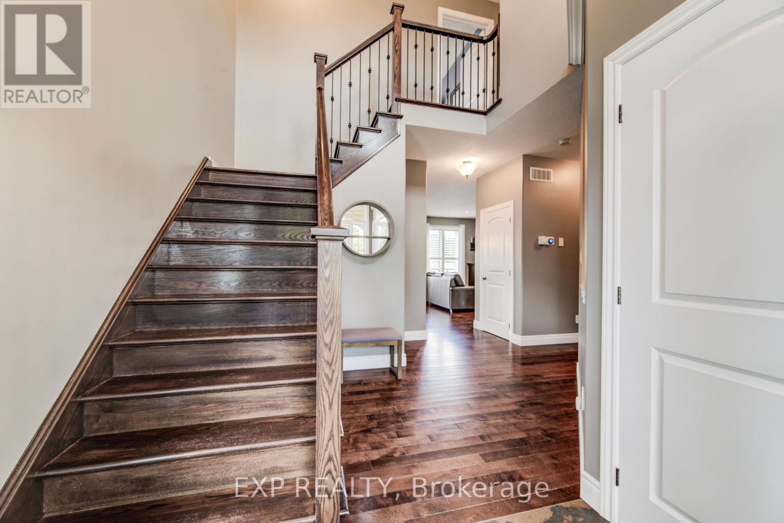279 Zeller Drive, Kitchener, Ontario  N2A 0B2 - Photo 7 - X12413909