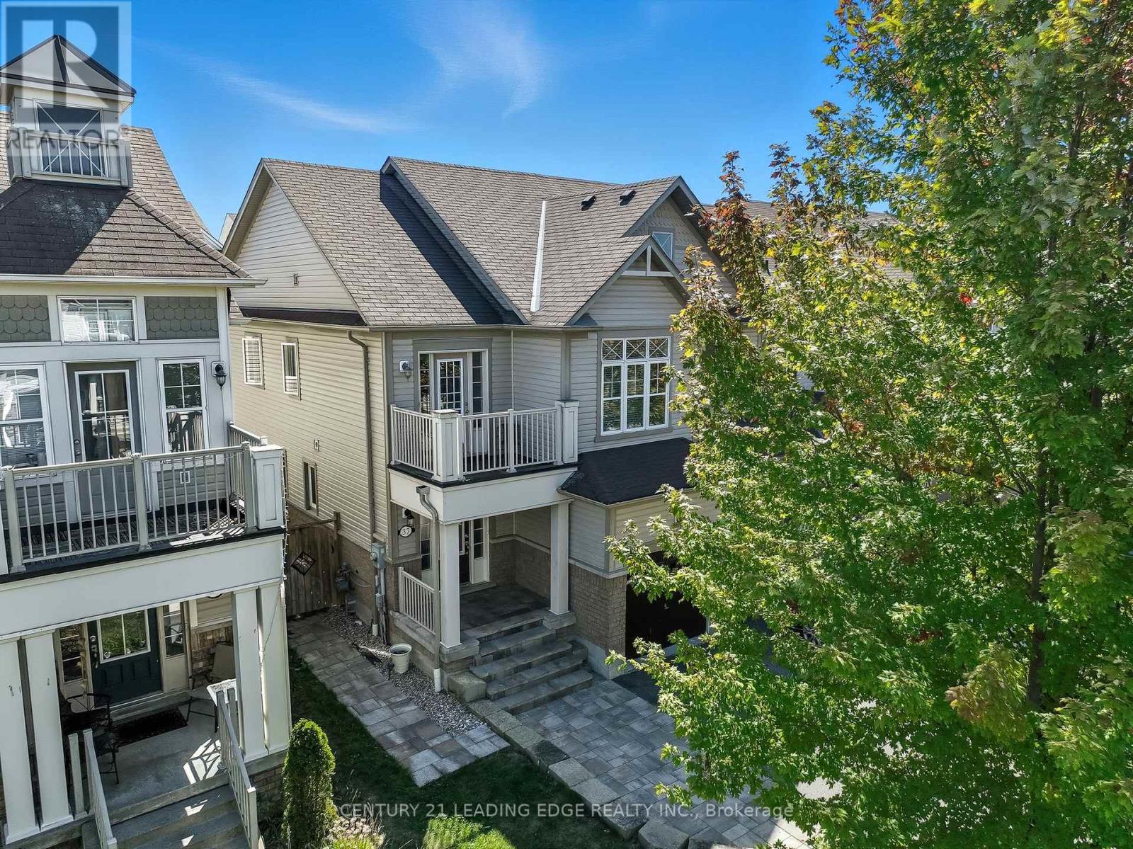 37 Stanhope Street, Whitby, Ontario  L1N 0H2 - Photo 1 - E12413896