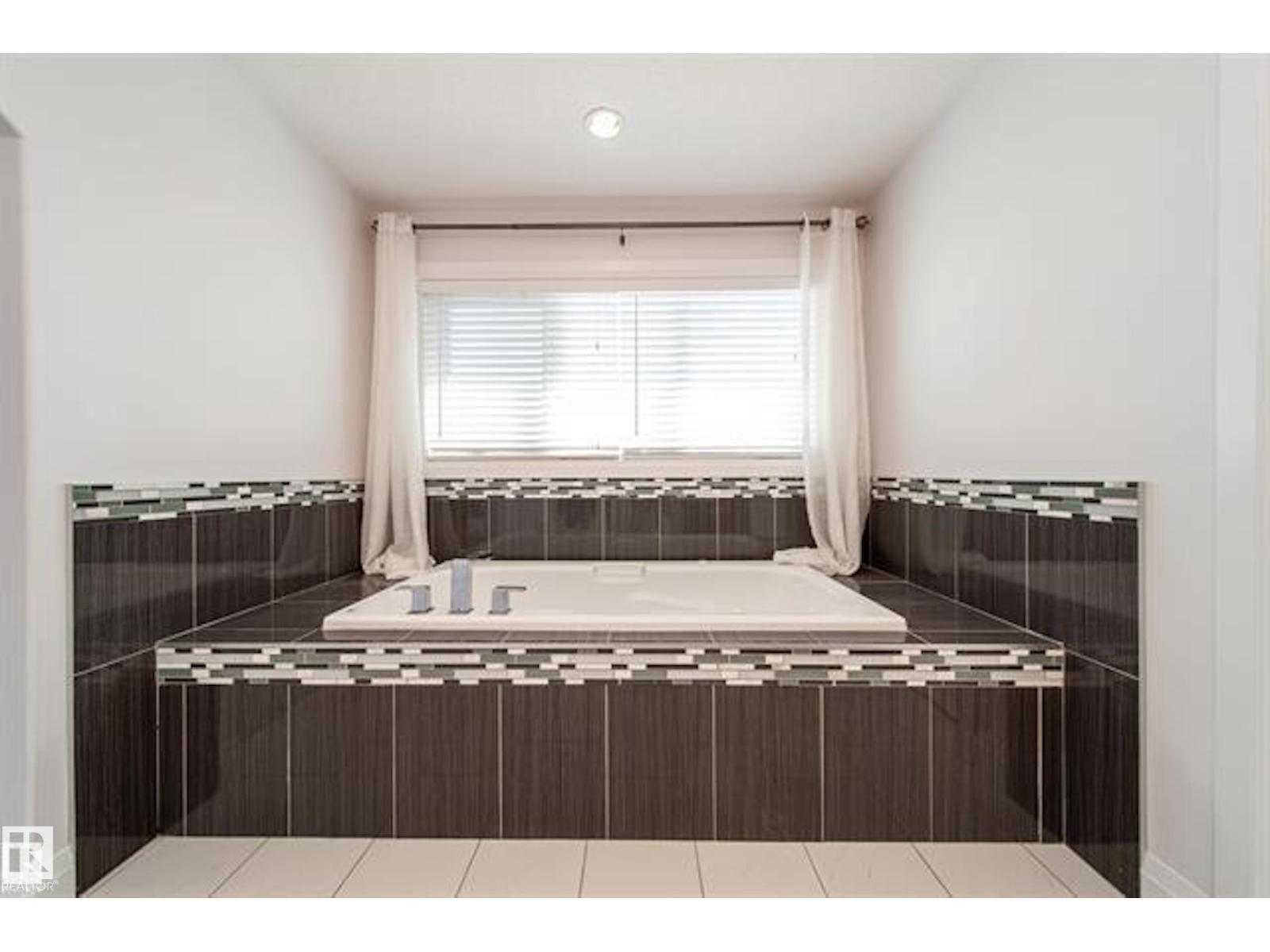 642 Albany Wy Nw, Edmonton, Alberta  T6V 0H2 - Photo 19 - E4458368