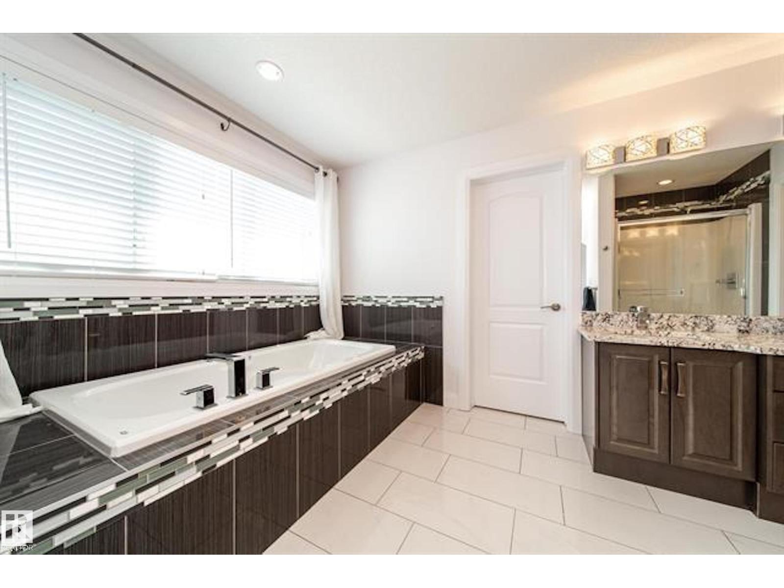642 Albany Wy Nw, Edmonton, Alberta  T6V 0H2 - Photo 18 - E4458368