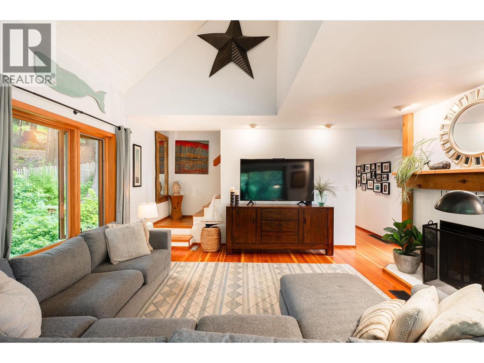 733 Windjammer Road, Bowen Island, British Columbia  V0N 1G2 - Photo 11 - R3020105