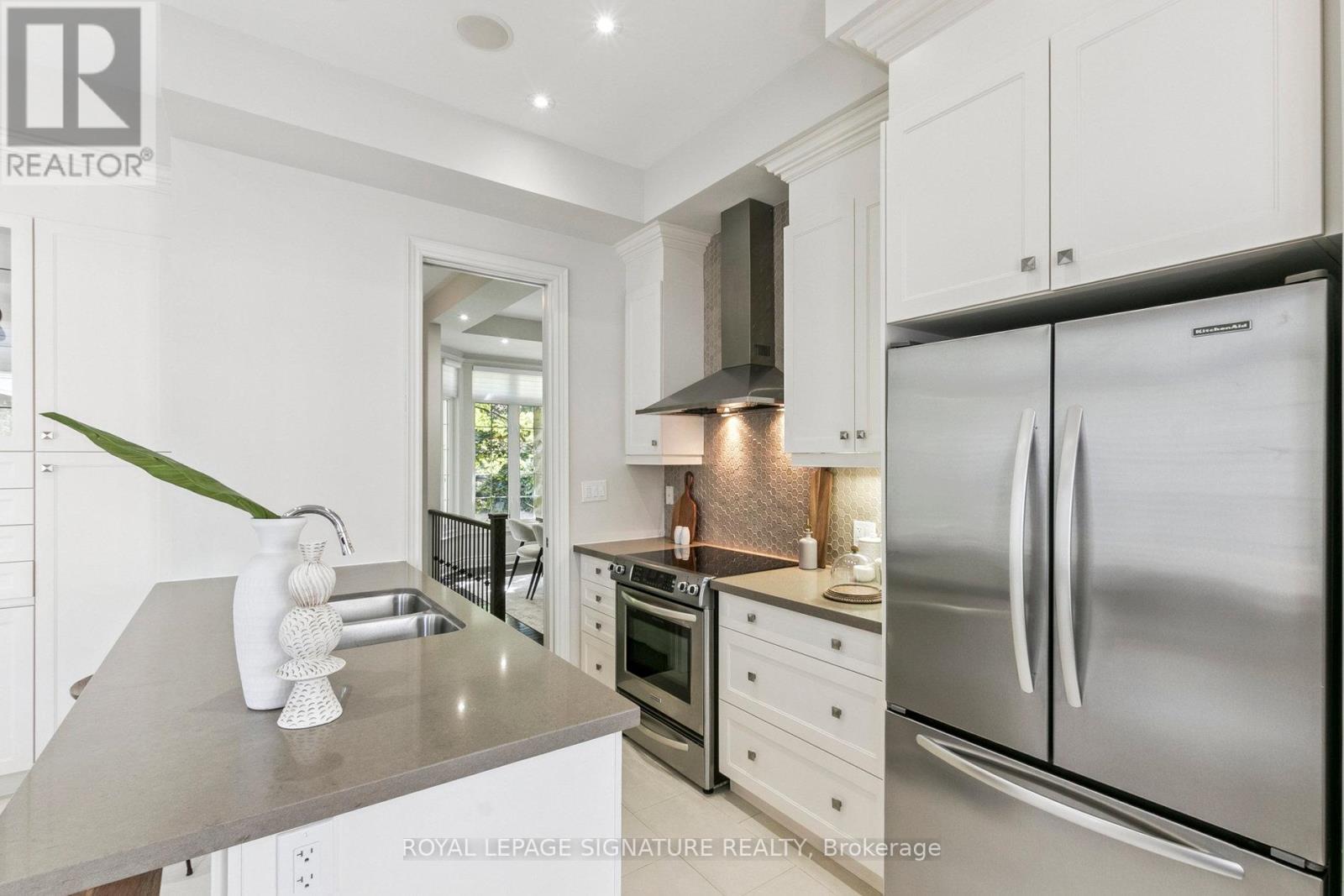 60 Kilgour Road, Toronto (Bridle Path-Sunnybrook-York Mills), Ontario  M4G 0A9 - Photo 10 - C12413915