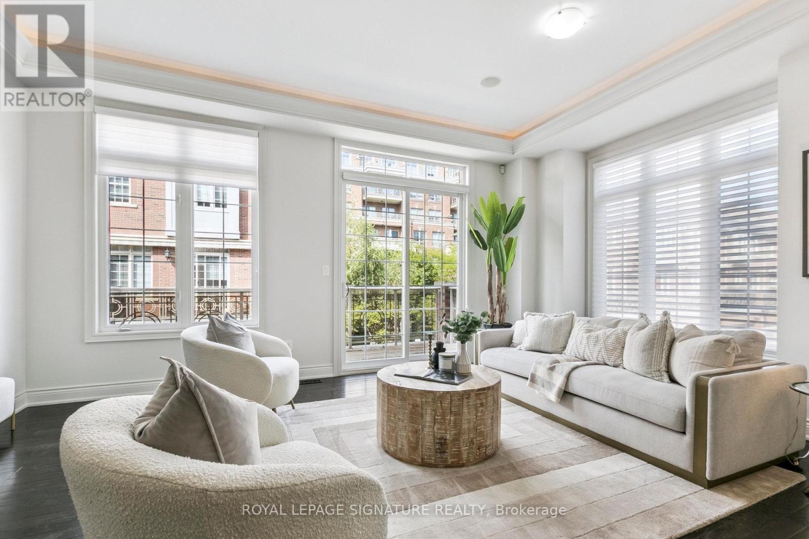 60 Kilgour Road, Toronto (Bridle Path-Sunnybrook-York Mills), Ontario  M4G 0A9 - Photo 4 - C12413915