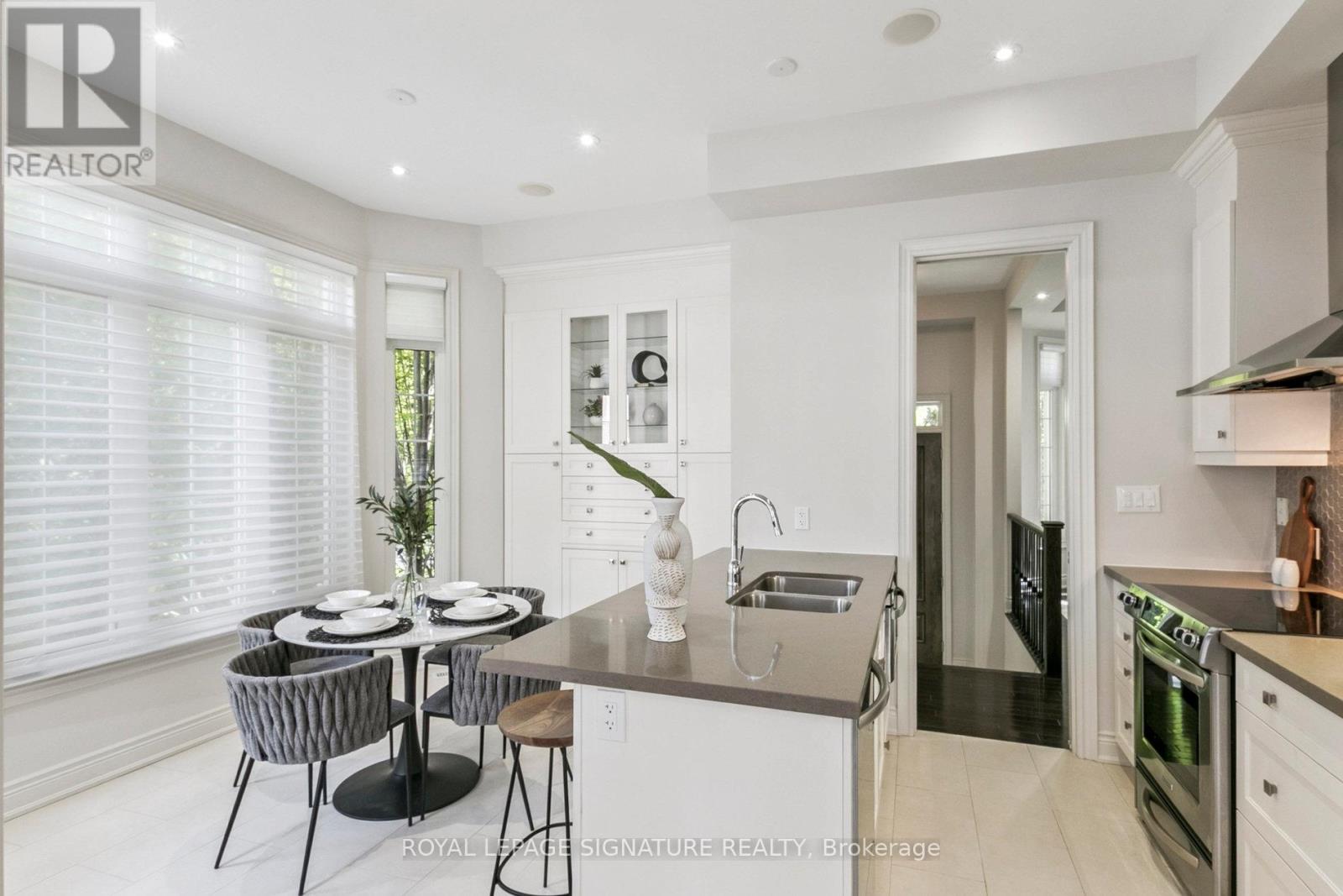 60 Kilgour Road, Toronto (Bridle Path-Sunnybrook-York Mills), Ontario  M4G 0A9 - Photo 9 - C12413915