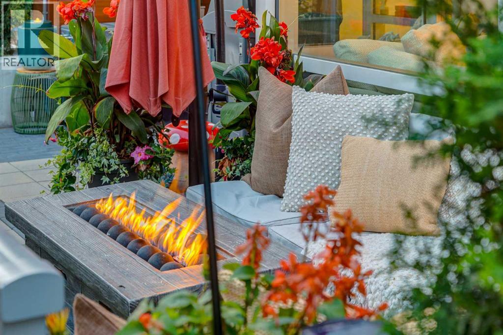 110, 8445 Broadcast Avenue Sw, Calgary, Alberta  T3H 4C7 - Photo 3 - A2256289