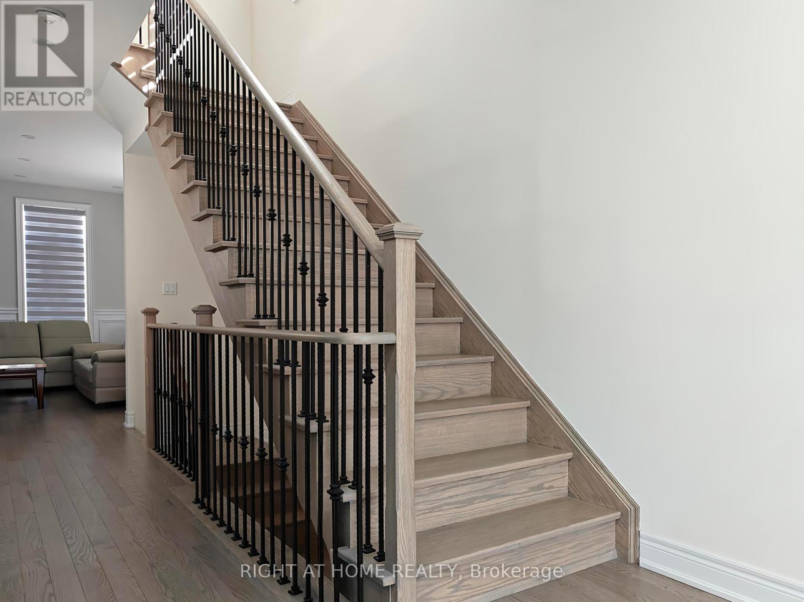 36 Andress Way, Markham, Ontario  L3S 0E9 - Photo 11 - N12413919