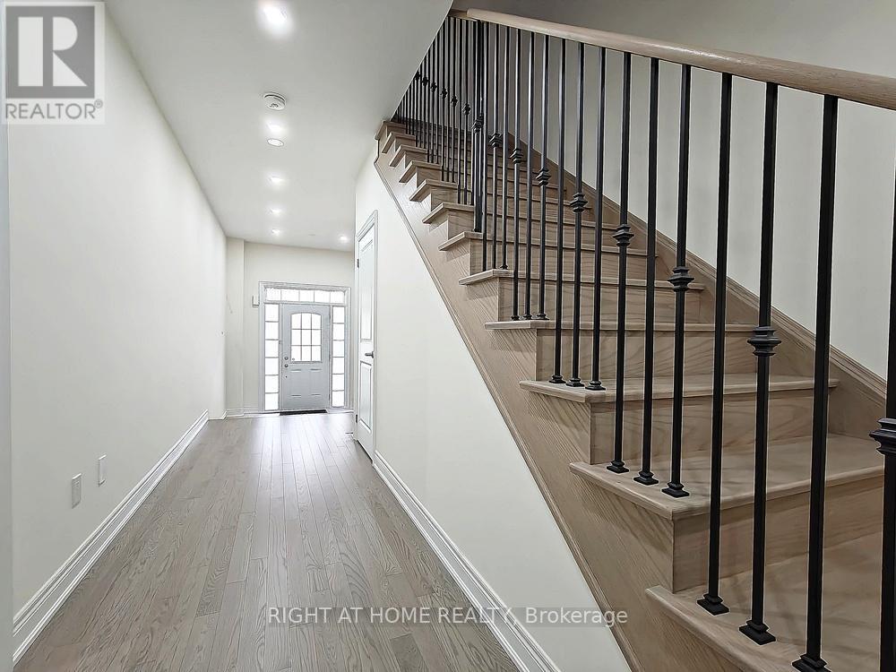 36 Andress Way, Markham, Ontario  L3S 0E9 - Photo 4 - N12413919