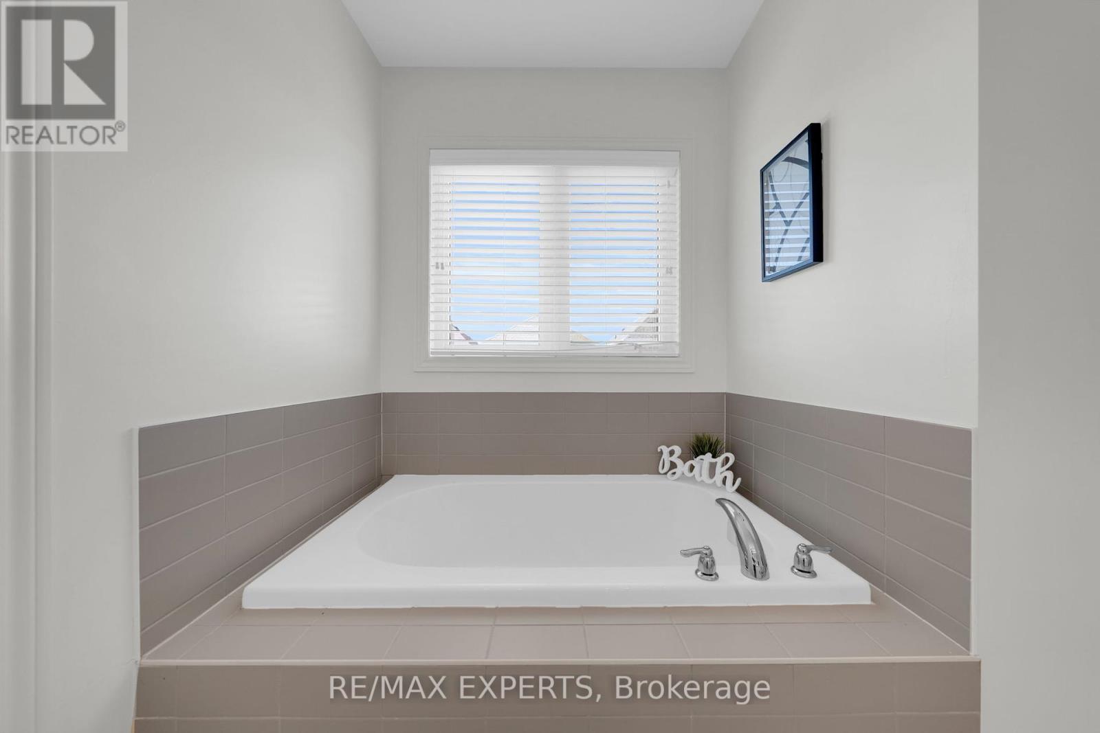 108 Turner Drive, New Tecumseth (Tottenham), Ontario  L0G 1W0 - Photo 43 - N12413920