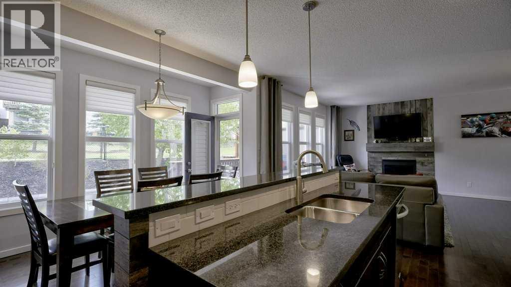 244 Heritage Bay, Cochrane, Alberta  T4C 0L3 - Photo 12 - A2235147