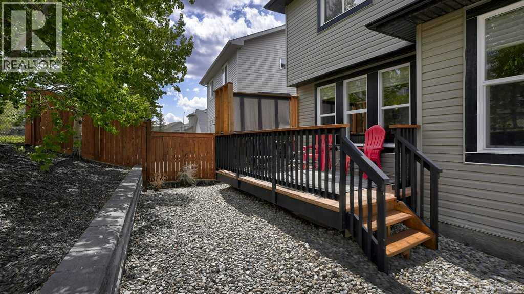 244 Heritage Bay, Cochrane, Alberta  T4C 0L3 - Photo 37 - A2235147