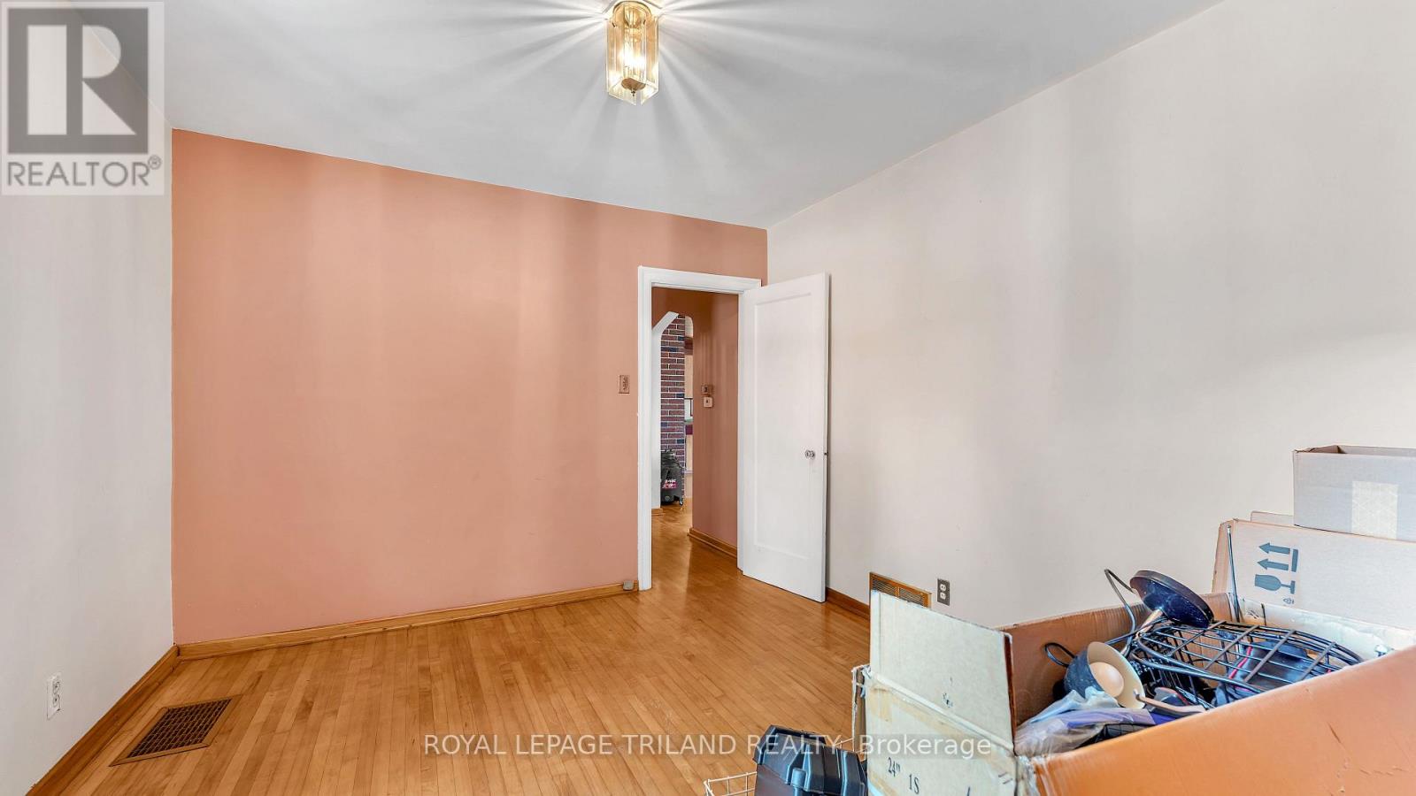 1041 Hamilton Road, London East, Ontario  N5W 1A7 - Photo 16 - X12413957