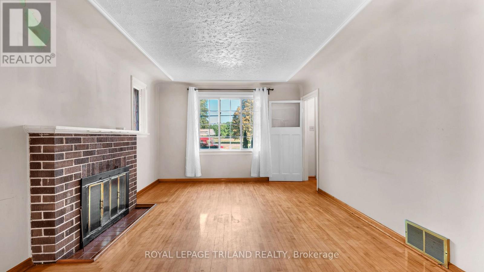 1041 Hamilton Road, London East, Ontario  N5W 1A7 - Photo 3 - X12413957