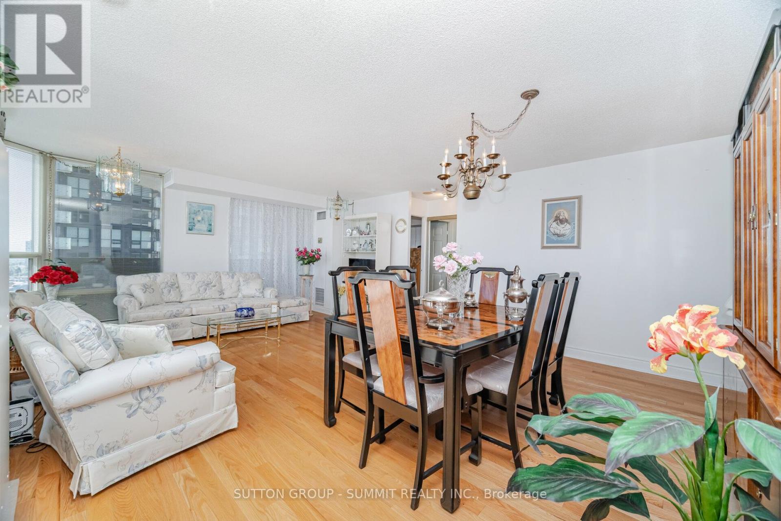 1608 - 330 Rathburn Road W, Mississauga (City Centre), Ontario  L5B 3Y1 - Photo 10 - W12413913