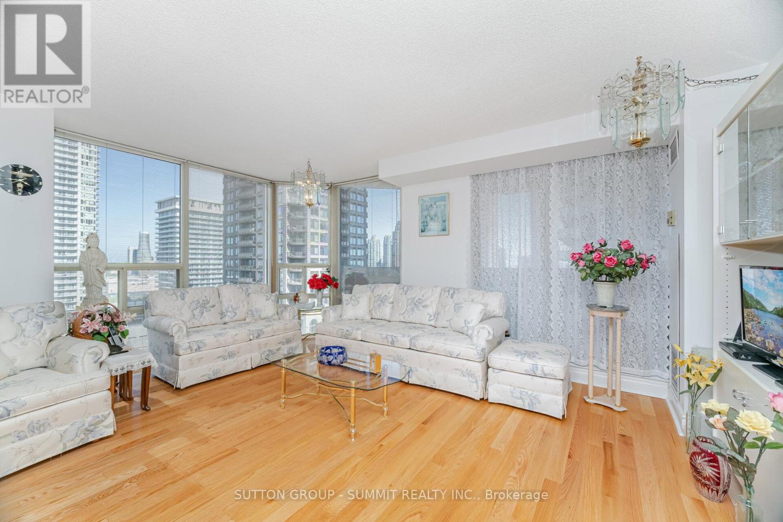 1608 - 330 Rathburn Road W, Mississauga (City Centre), Ontario  L5B 3Y1 - Photo 13 - W12413913
