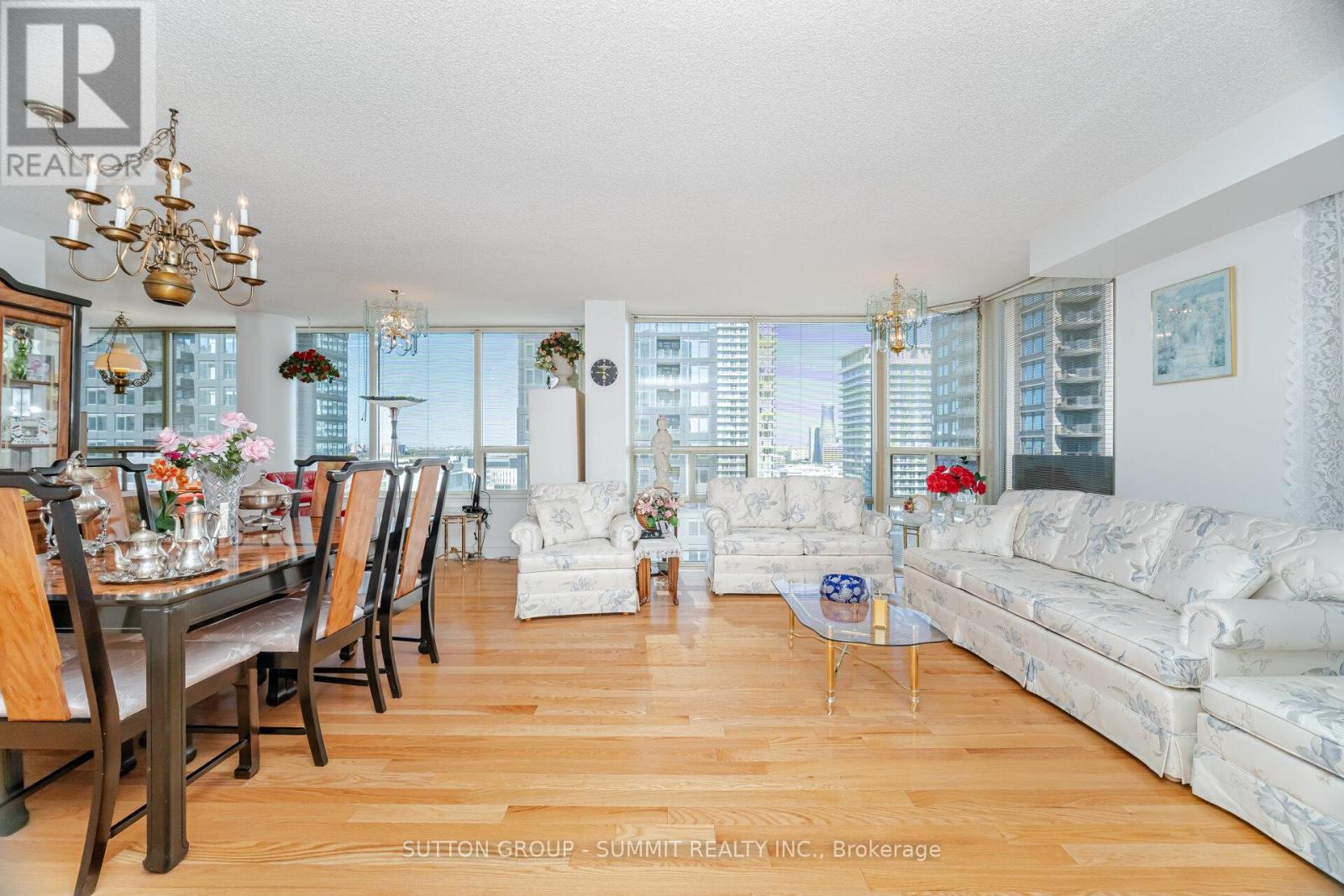 1608 - 330 Rathburn Road W, Mississauga (City Centre), Ontario  L5B 3Y1 - Photo 15 - W12413913