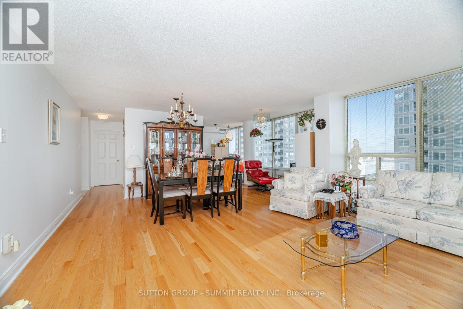 1608 - 330 Rathburn Road W, Mississauga (City Centre), Ontario  L5B 3Y1 - Photo 17 - W12413913