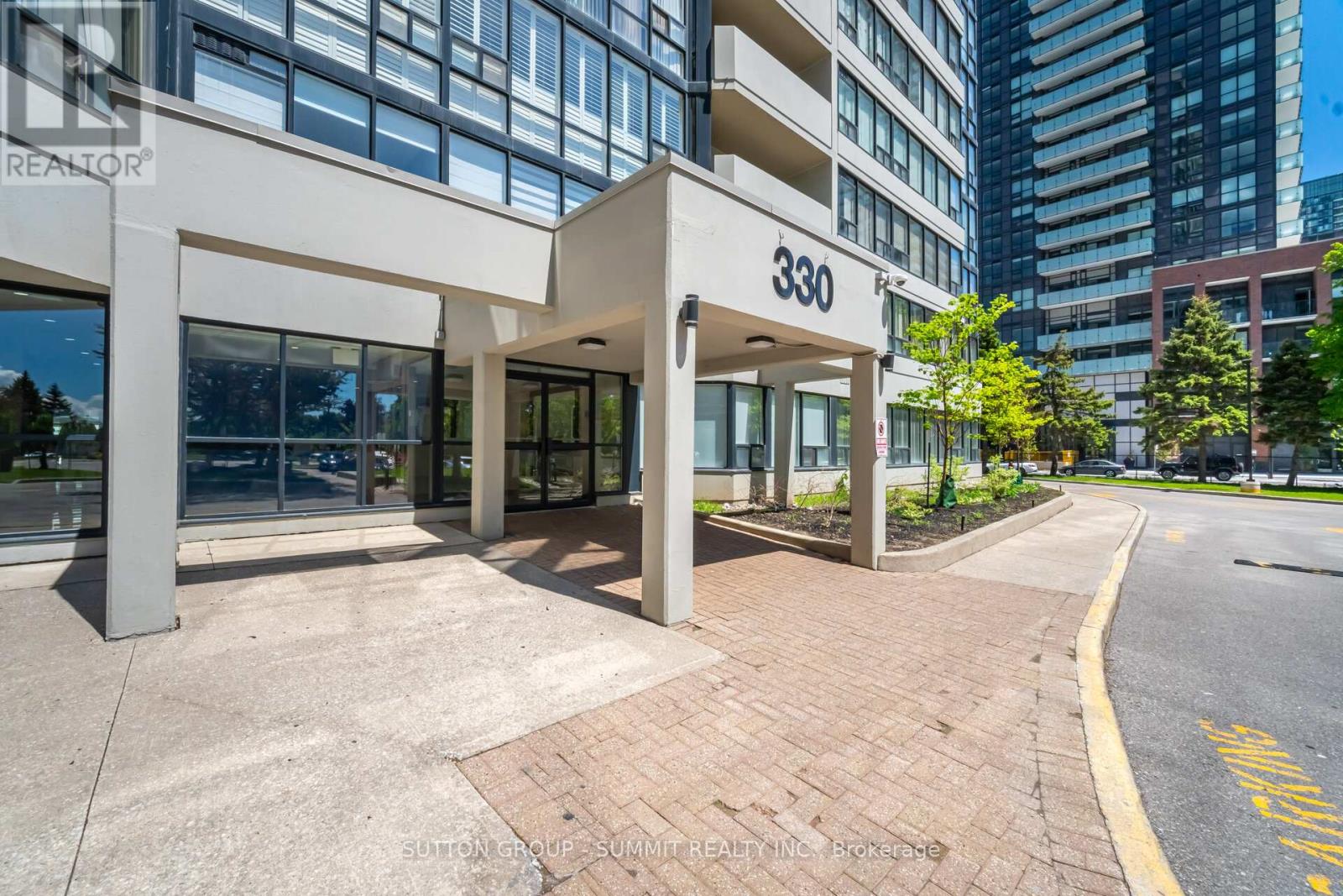 1608 - 330 Rathburn Road W, Mississauga (City Centre), Ontario  L5B 3Y1 - Photo 2 - W12413913