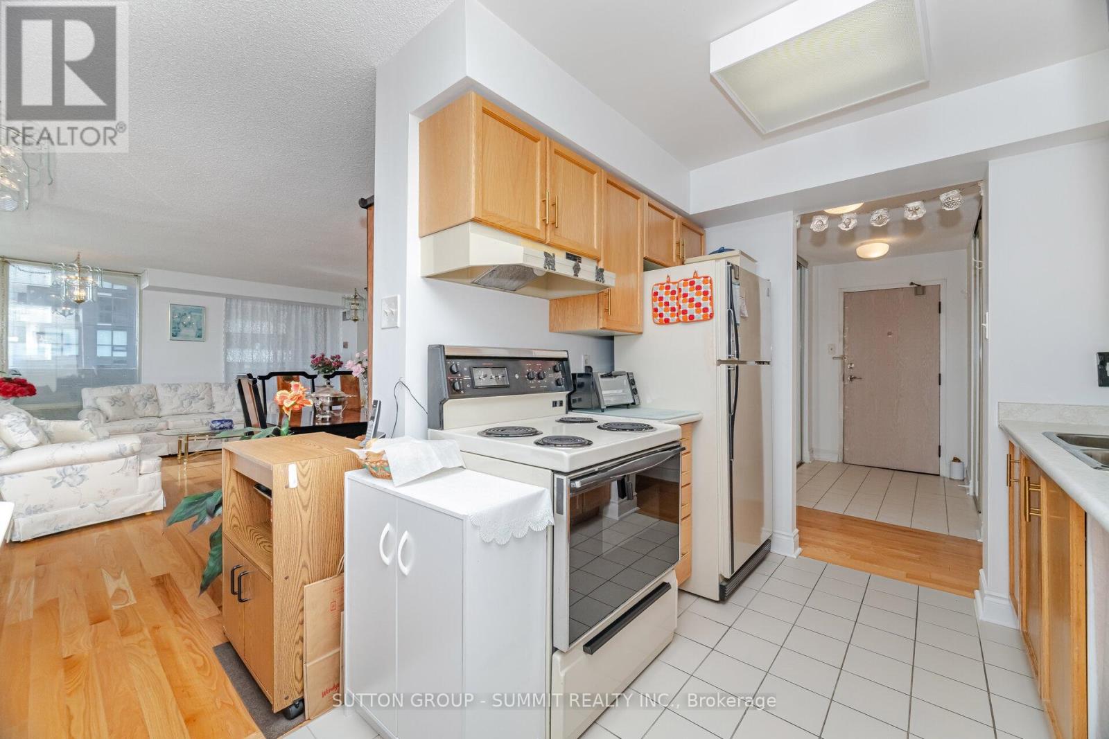 1608 - 330 Rathburn Road W, Mississauga (City Centre), Ontario  L5B 3Y1 - Photo 25 - W12413913