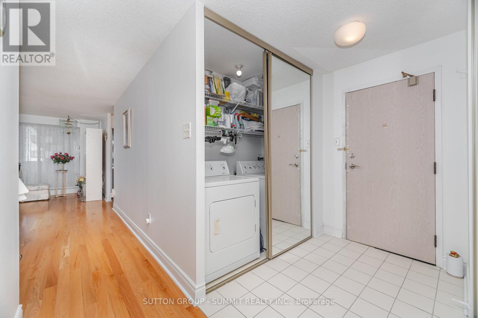 1608 - 330 Rathburn Road W, Mississauga (City Centre), Ontario  L5B 3Y1 - Photo 33 - W12413913