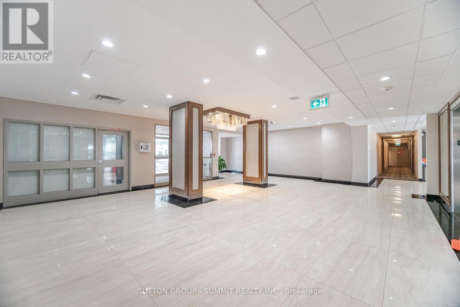 1608 - 330 Rathburn Road W, Mississauga (City Centre), Ontario  L5B 3Y1 - Photo 4 - W12413913