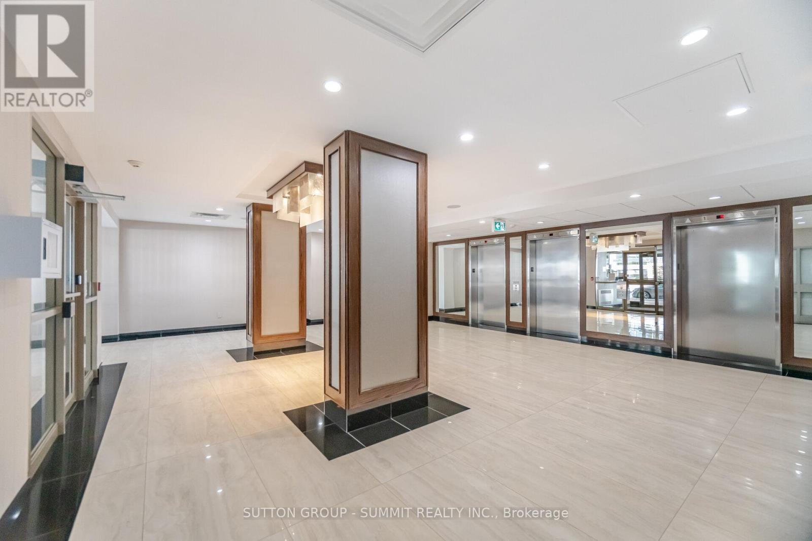 1608 - 330 Rathburn Road W, Mississauga (City Centre), Ontario  L5B 3Y1 - Photo 5 - W12413913