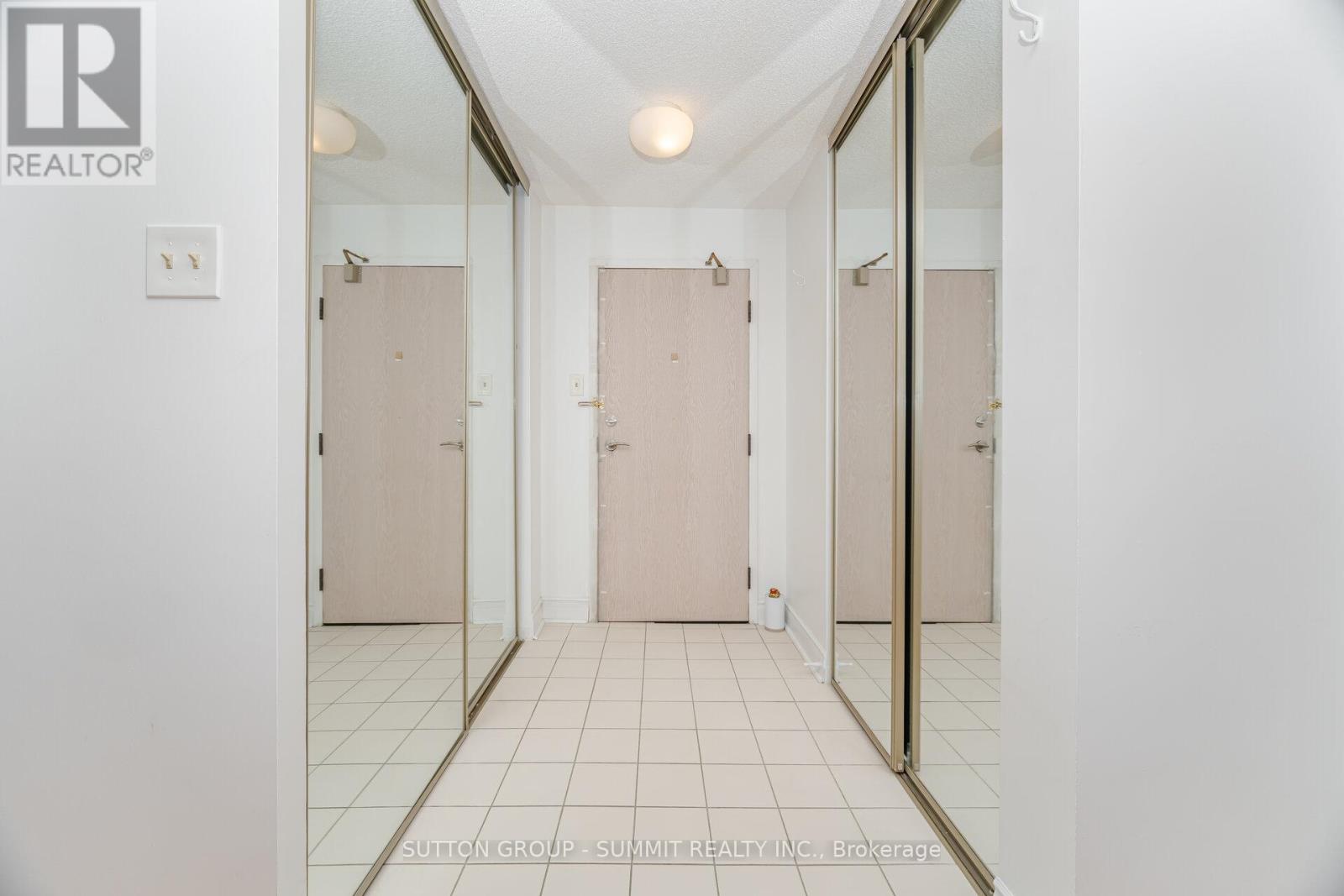 1608 - 330 Rathburn Road W, Mississauga (City Centre), Ontario  L5B 3Y1 - Photo 7 - W12413913