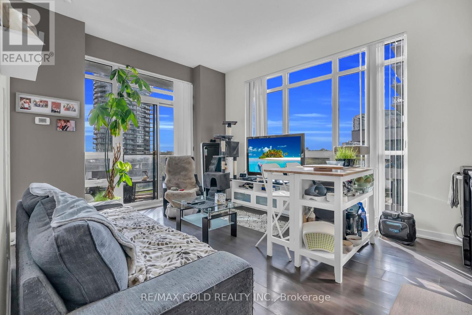 806 - 2212 Lake Shore Boulevard W, Toronto (Mimico), Ontario  M8V 0C2 - Photo 7 - W12413918