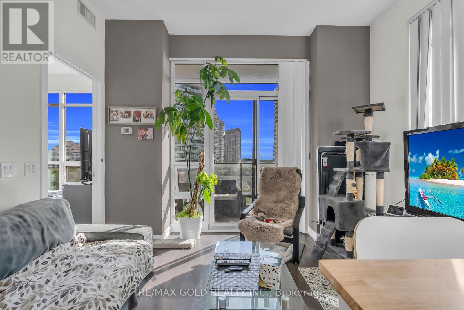 806 - 2212 Lake Shore Boulevard W, Toronto (Mimico), Ontario  M8V 0C2 - Photo 8 - W12413918