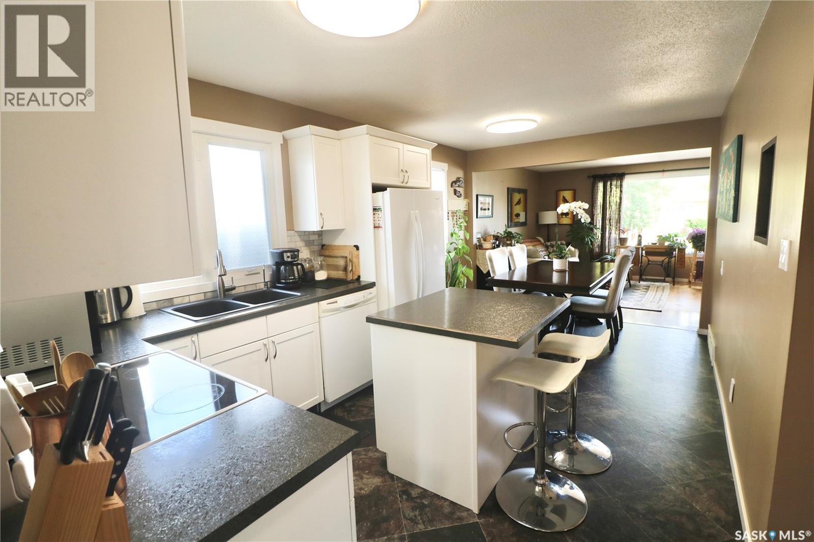 2110 Elliott Street, Regina, Saskatchewan  S4N 3H2 - Photo 6 - SK017483