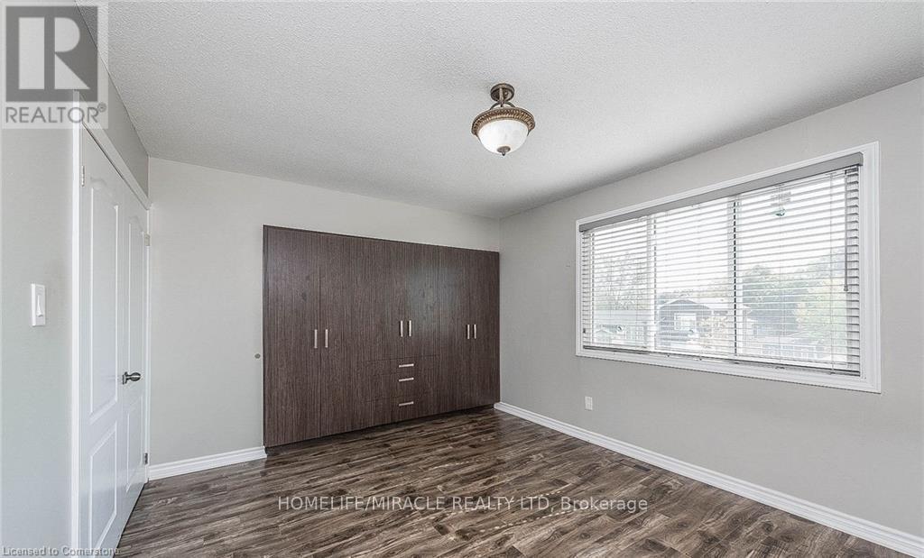 91 Madoc Drive, Brampton (Madoc), Ontario  L6V 2A3 - Photo 13 - W12413972