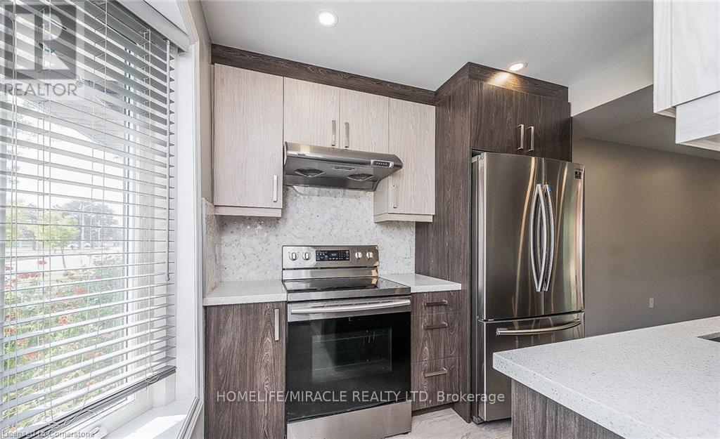91 Madoc Drive, Brampton (Madoc), Ontario  L6V 2A3 - Photo 3 - W12413972