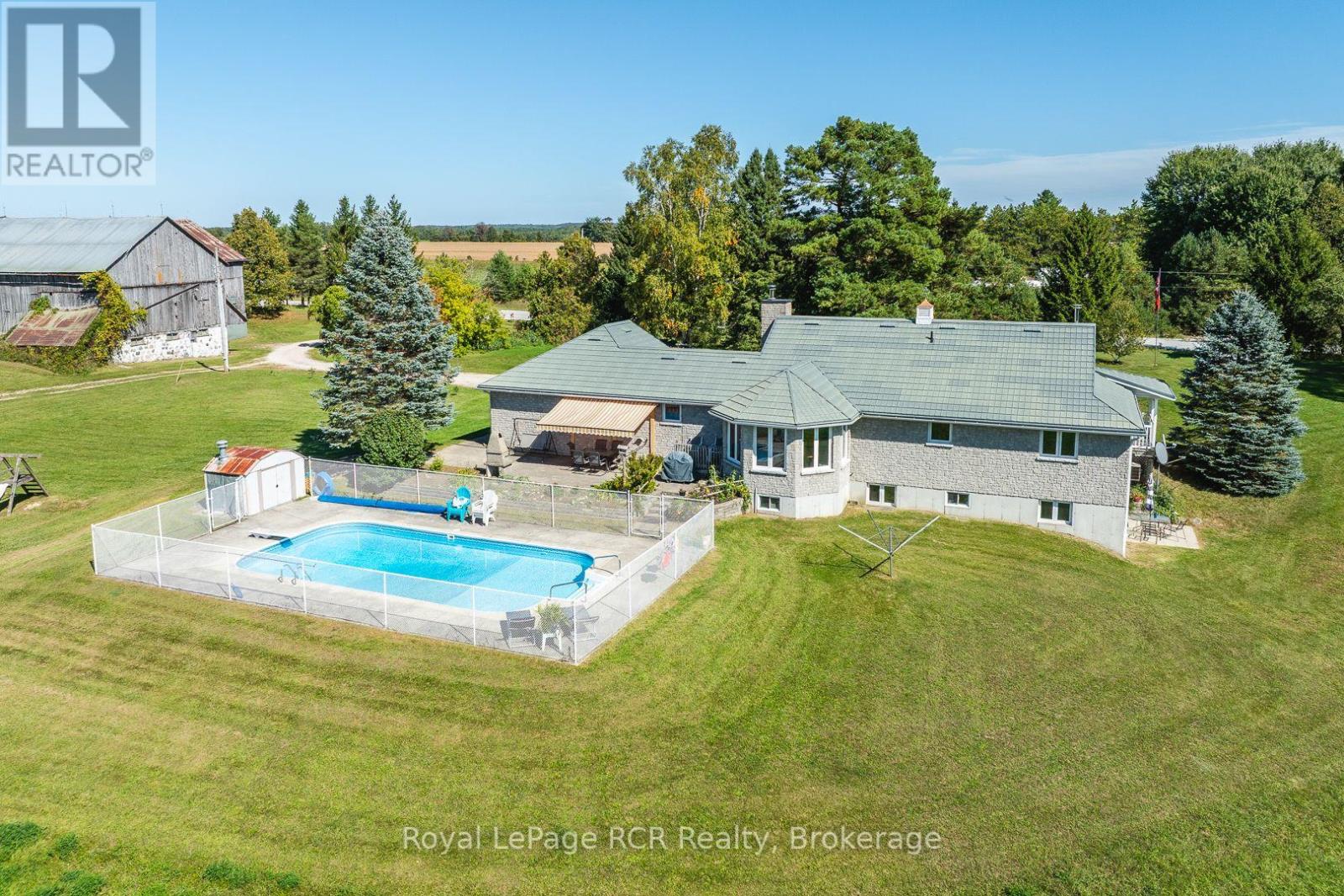 114228 Grey Road 3 Road, West Grey, Ontario  N0G 1S0 - Photo 37 - X12413988