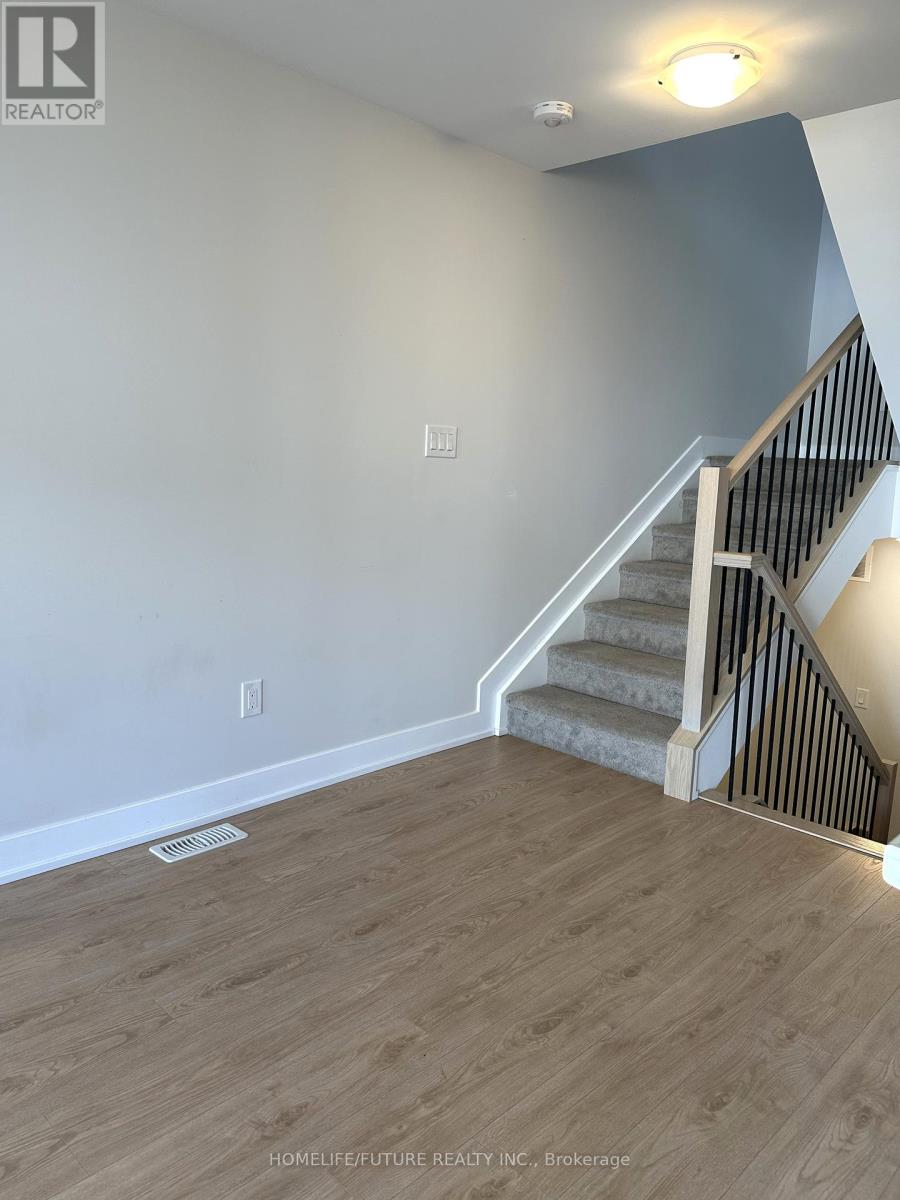 16 Margaret Graham Terrace, Smiths Falls, Ontario  K7A 0B9 - Photo 3 - X12413936