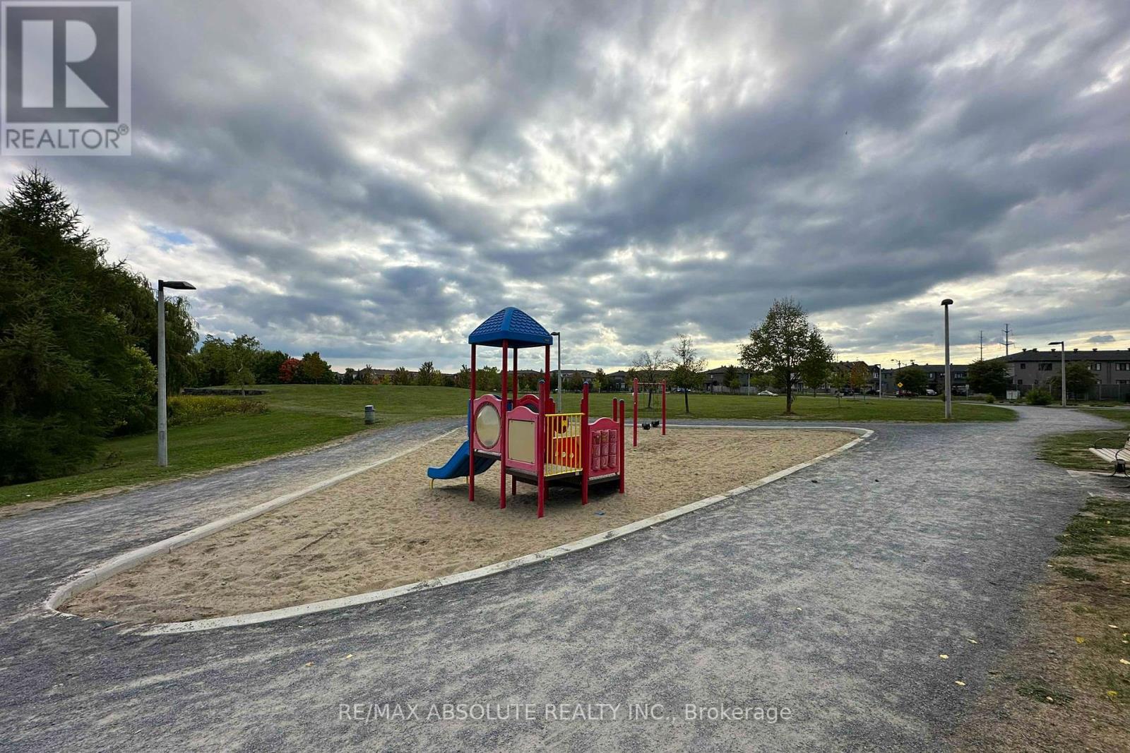 32 Bonfield Private, Ottawa, Ontario  K4A 5E4 - Photo 33 - X12413301