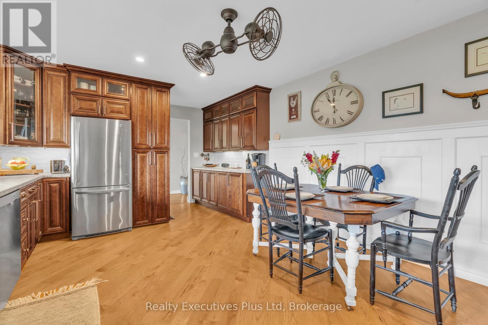 135 Cityview Drive, Guelph, Ontario  N1E 6Y7 - Photo 10 - X12413994