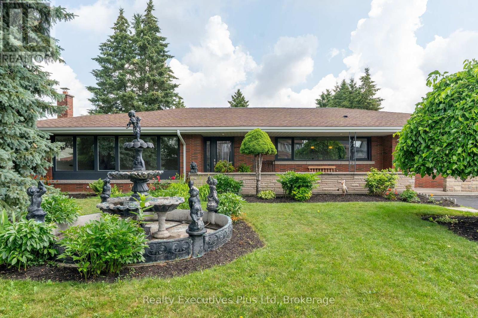 Property at 135 CITYVIEW DRIVE image 2