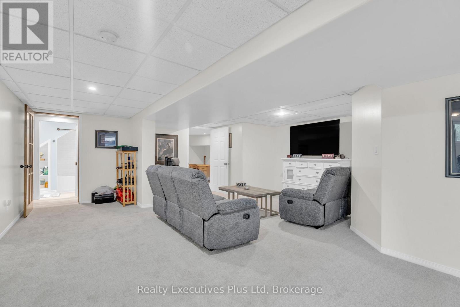 135 Cityview Drive, Guelph, Ontario  N1E 6Y7 - Photo 27 - X12413994