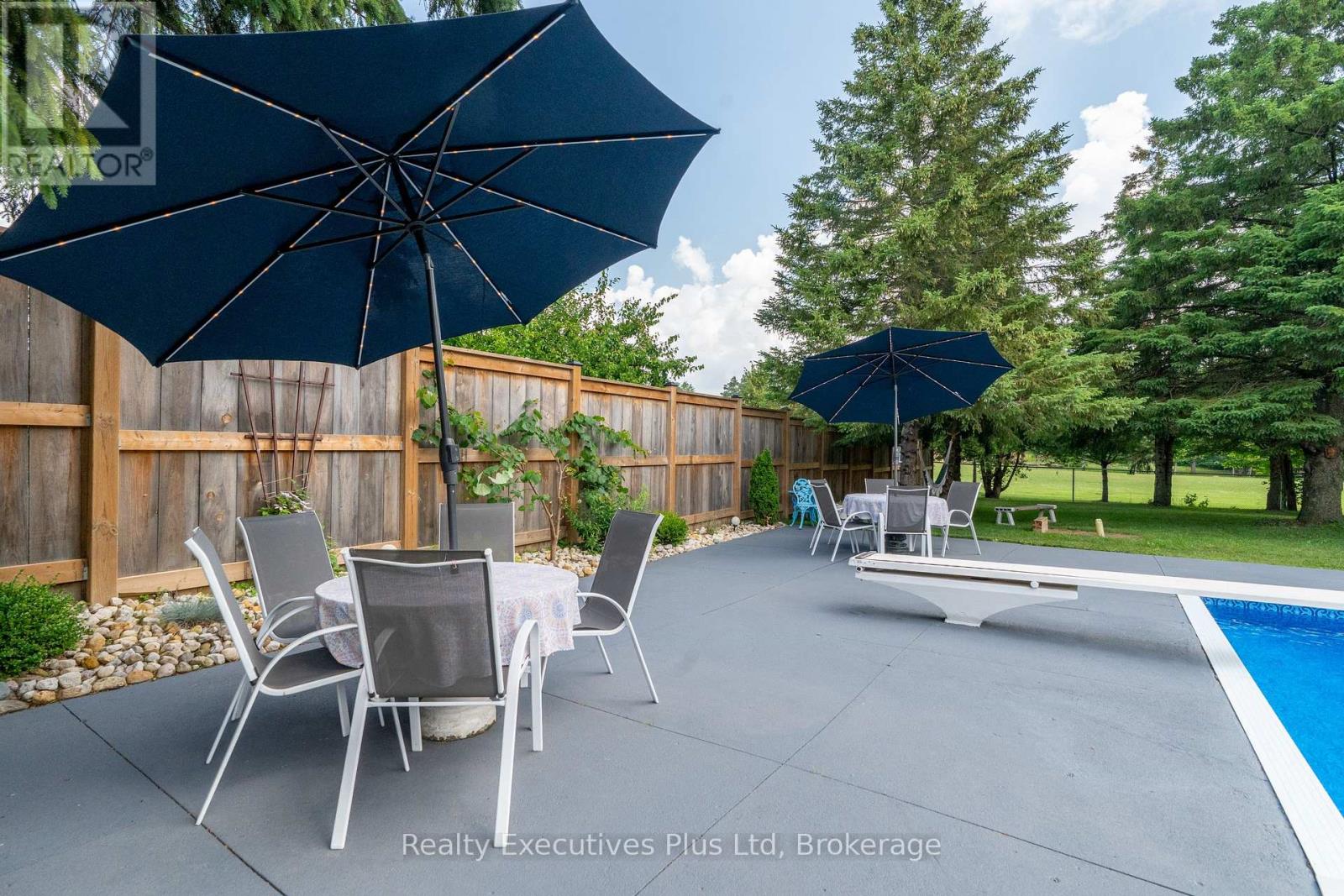 135 Cityview Drive, Guelph, Ontario  N1E 6Y7 - Photo 36 - X12413994