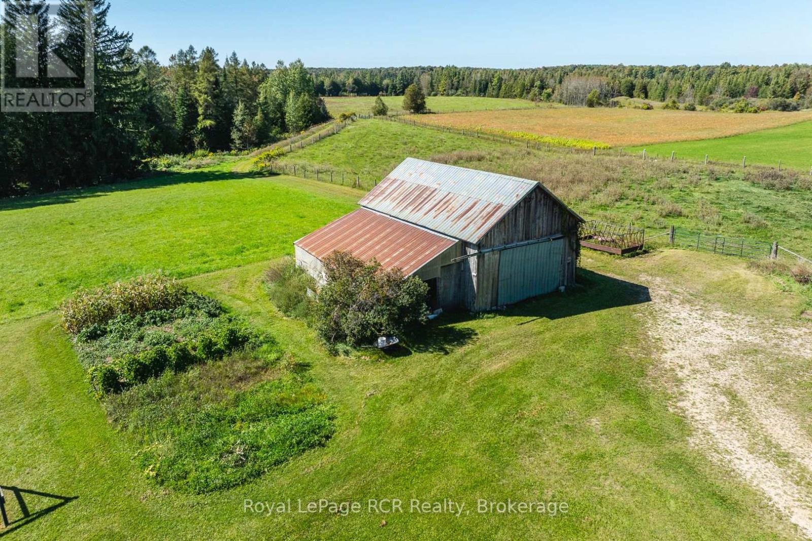 114228 Grey Road 3 Road, West Grey, Ontario  N0G 1S0 - Photo 46 - X12414004