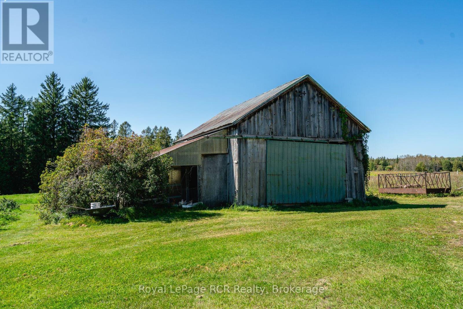 114228 Grey Road 3 Road, West Grey, Ontario  N0G 1S0 - Photo 47 - X12414004