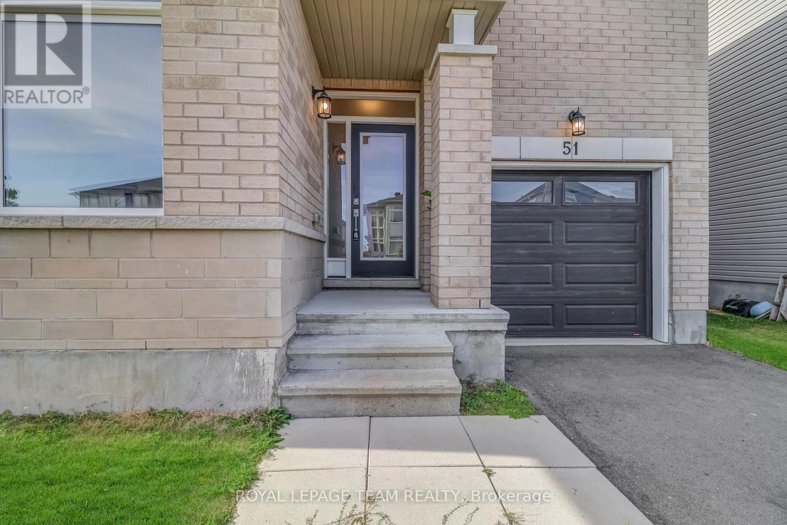 51 Robertson Lane, Carleton Place, Ontario  K7C 0R5 - Photo 4 - X12413996