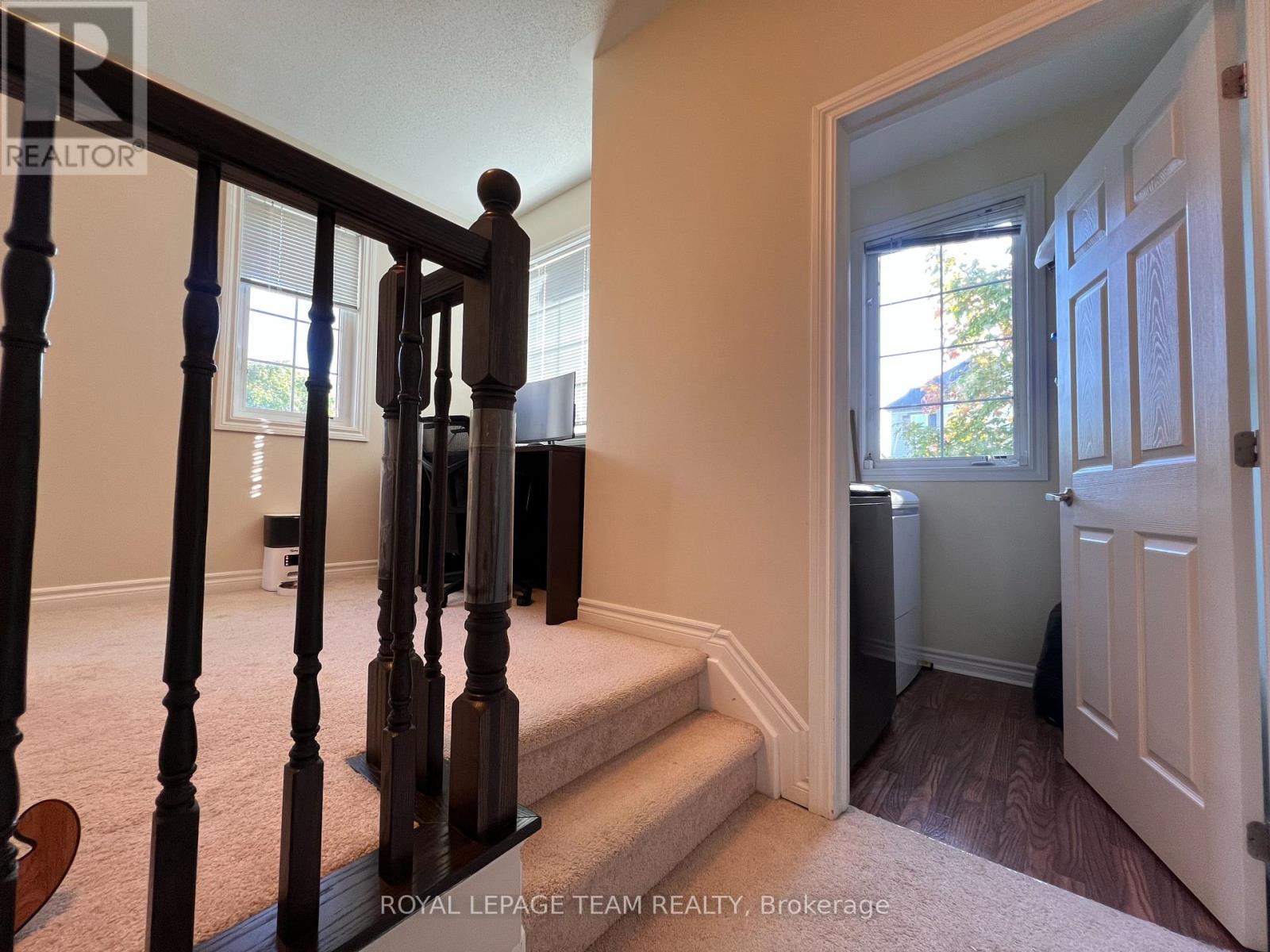 907 Messor Crescent, Ottawa, Ontario  K2S 0L7 - Photo 14 - X12414025